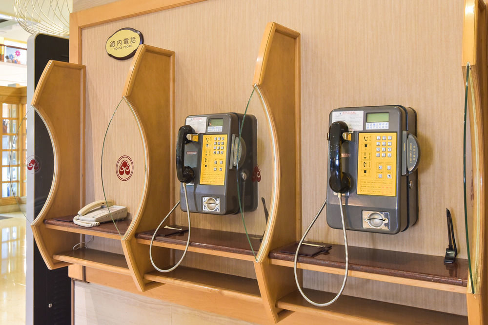 The Howard Plaza Hotel Kaohsiung Exterior foto Public telephones in Japan